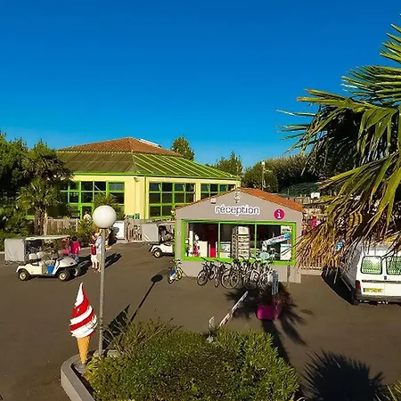 Mobil Avec Terrasse - 8 Pers. - Api-1-52-2811 Campsite Angles (Vendee)